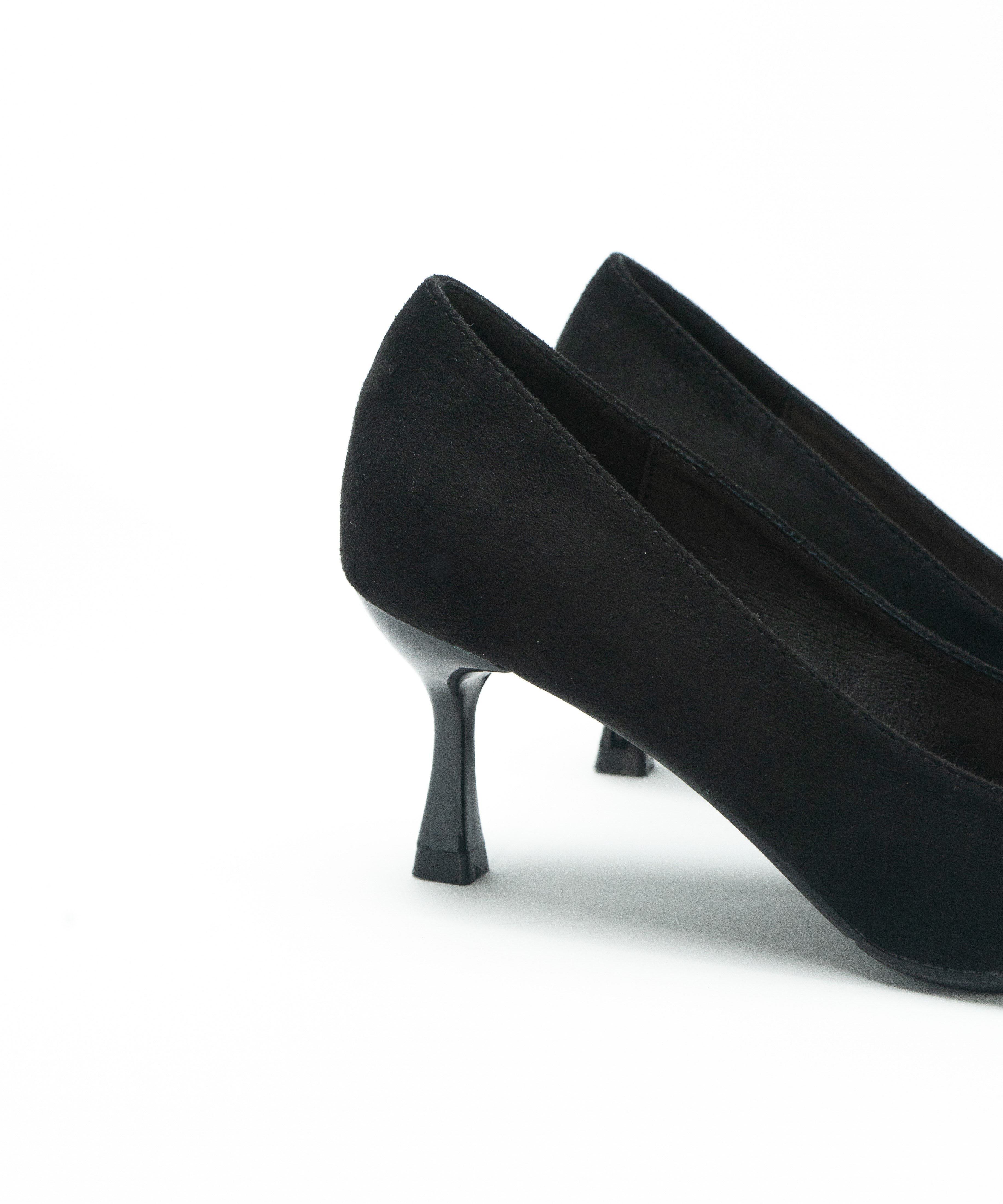 Zapato tac&oacute;n fino image number null